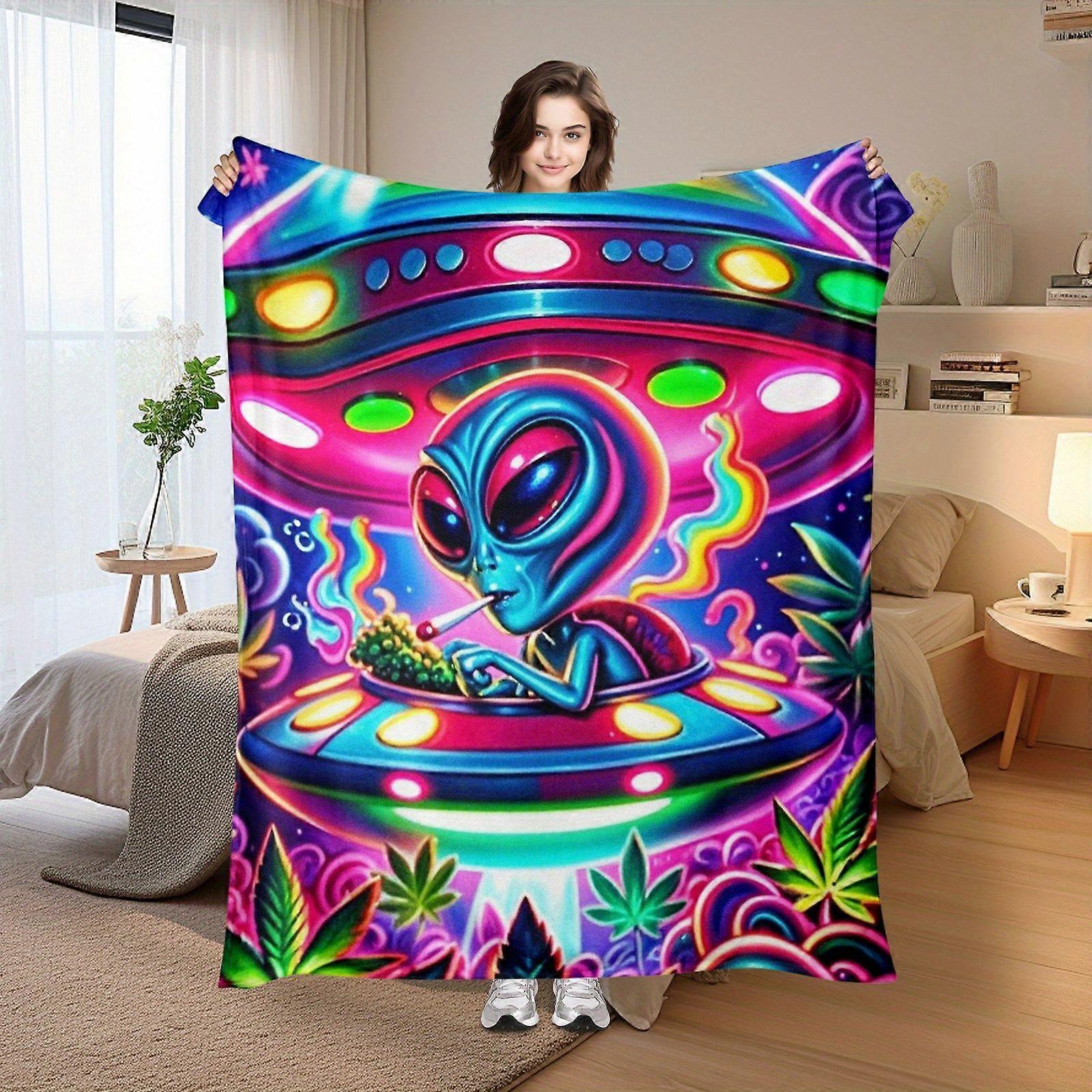 Soft & Warm Green Alien Spaceship and Leaf Pattern Blanket - 280gsm Flannel, Psychedelic Design, All-Season Use, Machine-mnbvc265