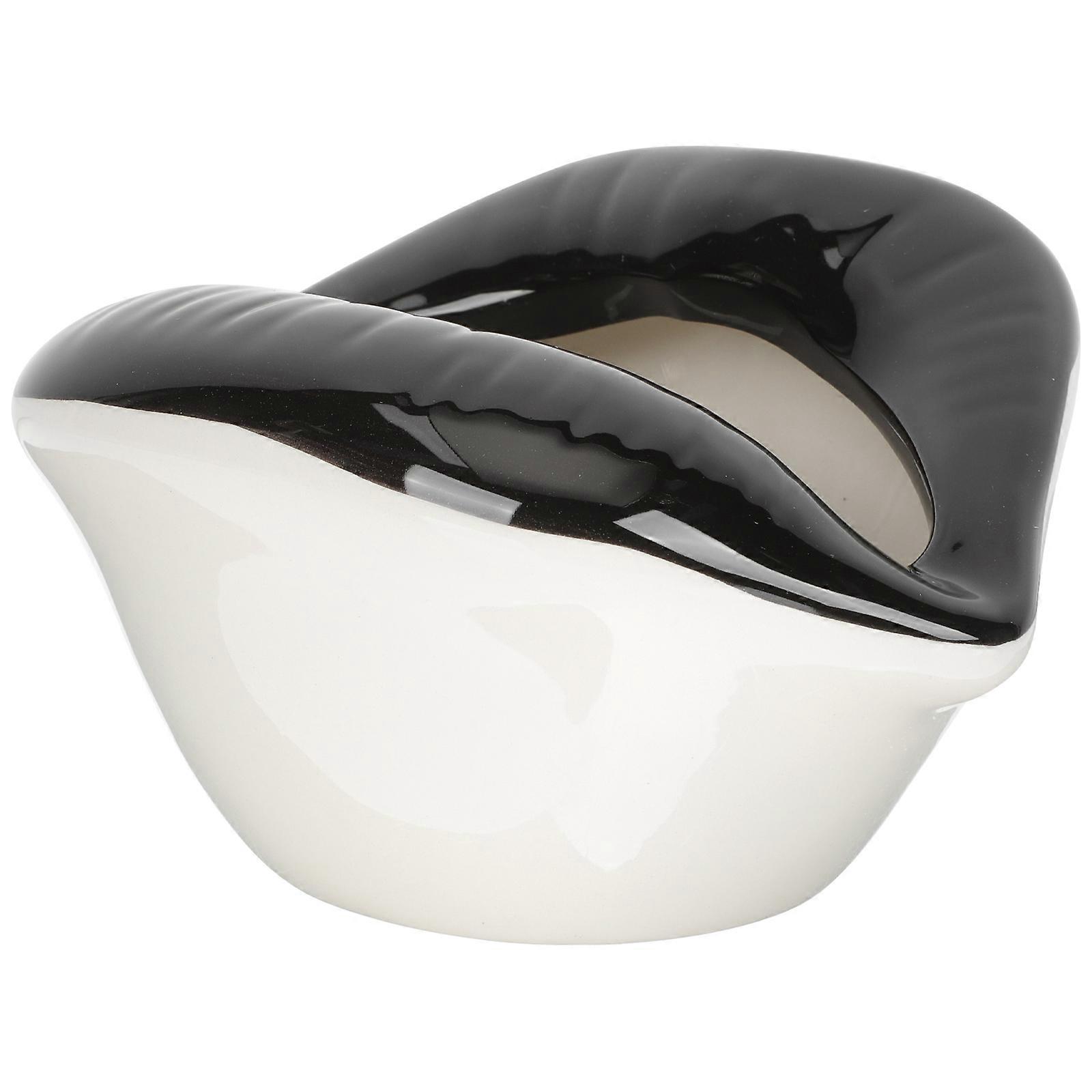 Tabletop Ceramic Lip Design Windproof Ashtray for Storage Purpose