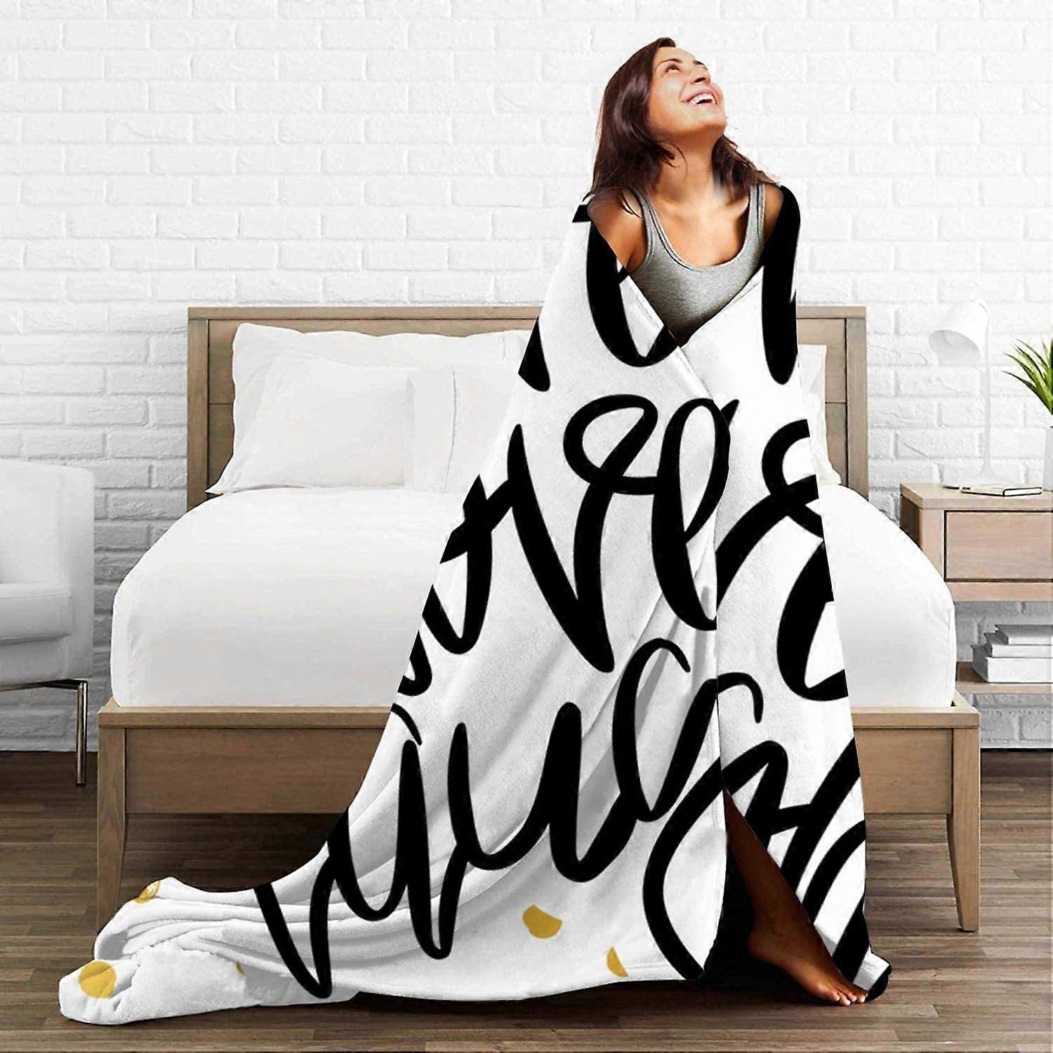 بطانيات الفانيلا ، حروف اليد المنمقة على خلفية منقطة عبارة ملهمة ، يرمي لأريكة رقيق بطانية سرير رمي ف غرفة النوم ، أريكة ، غرفة نوم acce