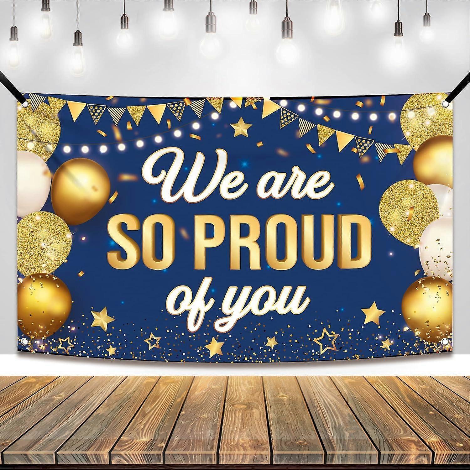 bleu nous sommes si fiers de vous bannière bannière de graduation félicitations toile de fond pour félicitations de