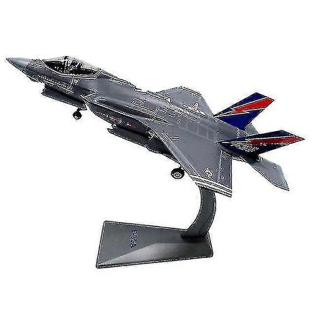 F35 Lightning Ii Fighter Joint Strike Fighter 1/72 Scale Model With A Support