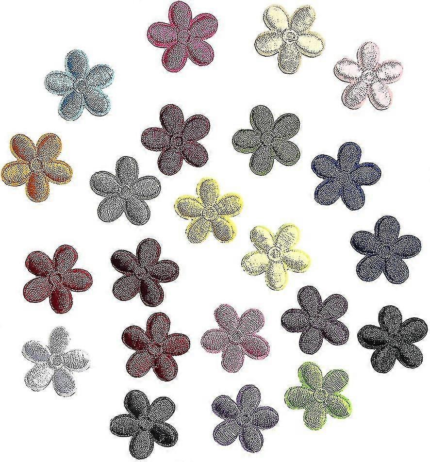 23 stycken mini-solrosbroderade lappar