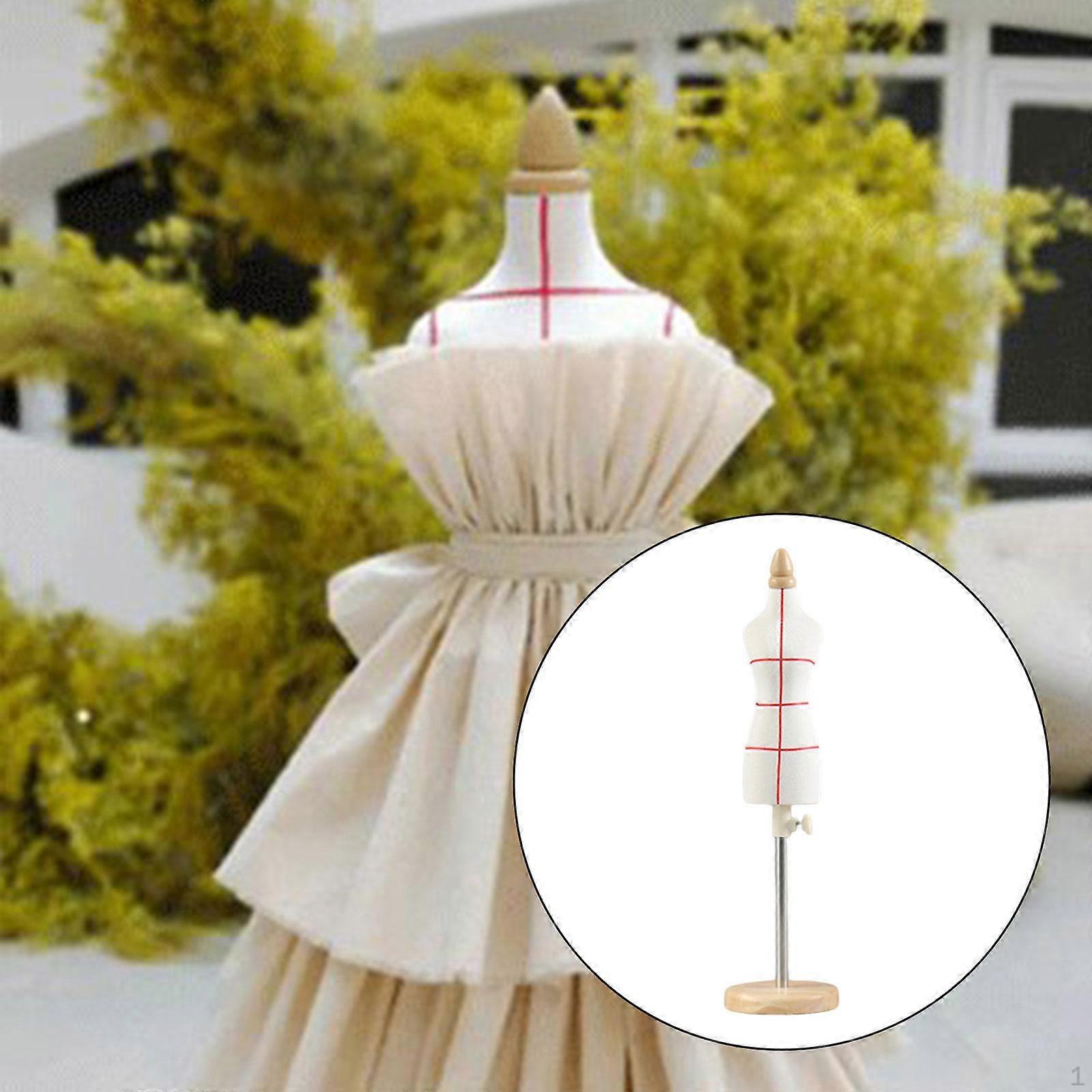 Crafting Manikin for Display in Dollhouse Settings