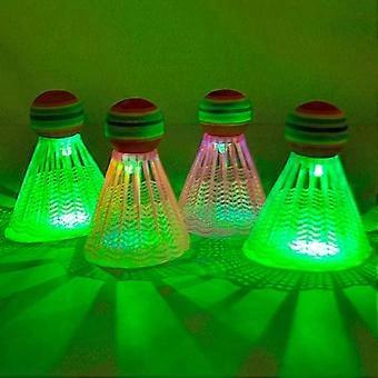 4pcs LED leuchten Badminton Federbälle Leuchten im Dunkeln Badminton Birdies für Indoor-Outdoor-Sportaktivitäten