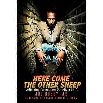 Here Come The Other Sheep Adjusting For Another Paradigm Shift - Busby, Joe, Jr - Paperback - en Book