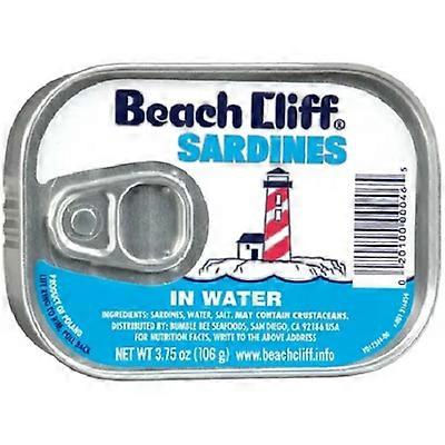 Strandklippe Sardinen im Wasser