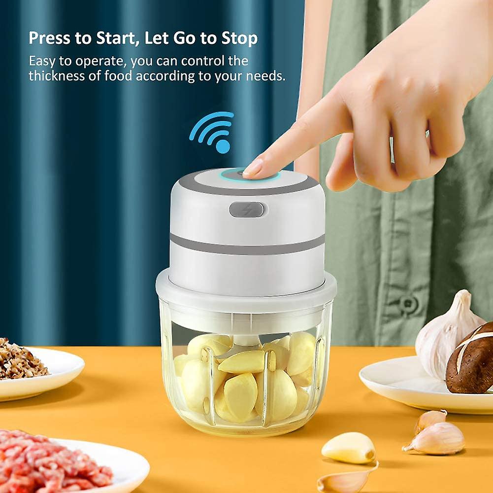 Mini robot de cuisine électrique et hachoir à ail – 250 ml, chargement USB, 3 lames – Parfait pour hacher les légumes, le poivre, l'oignon, l'ail, le gingembre, les épices, la viande Mini robot de cuisine électrique et hachoir à ail – 250 ml, chargement USB, 3 lames – Parfait pour hacher les légumes, le poivre, l'oignon, l'ail, le gingembre, les épices, la viande