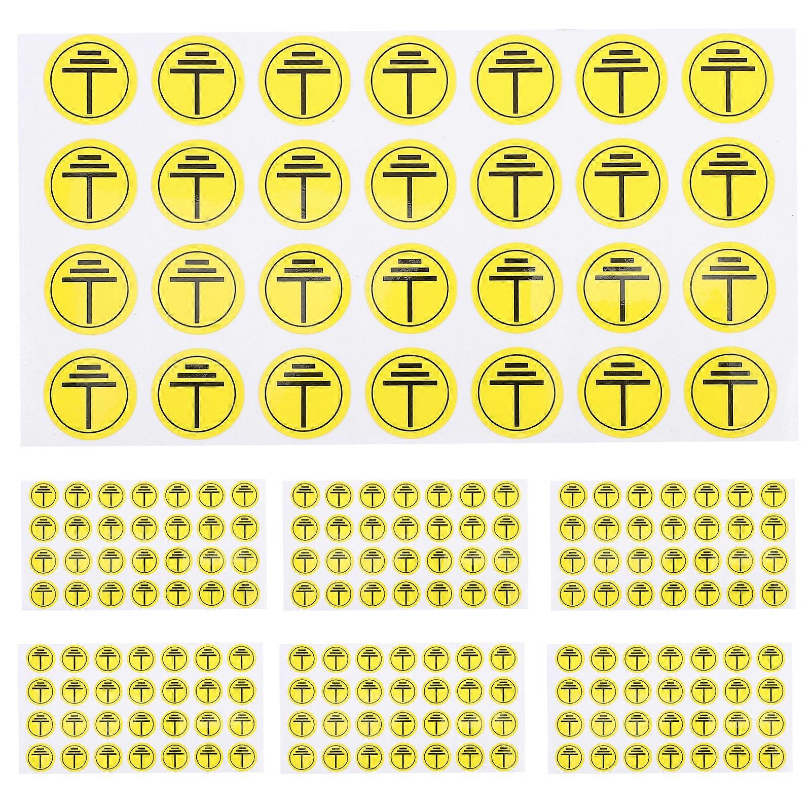 1 Aseta maadoitusturvatarrat, laitteiden varoitustarrat, sähkölaatikon varoitustarrat