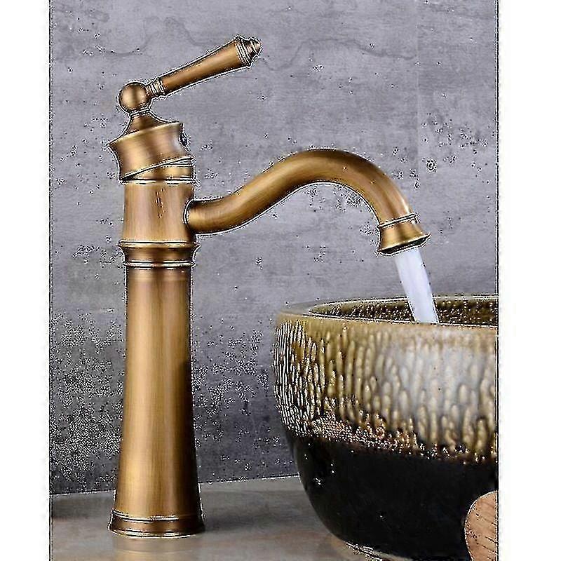 Retro basin faucet for bathroom in gold with swivel design