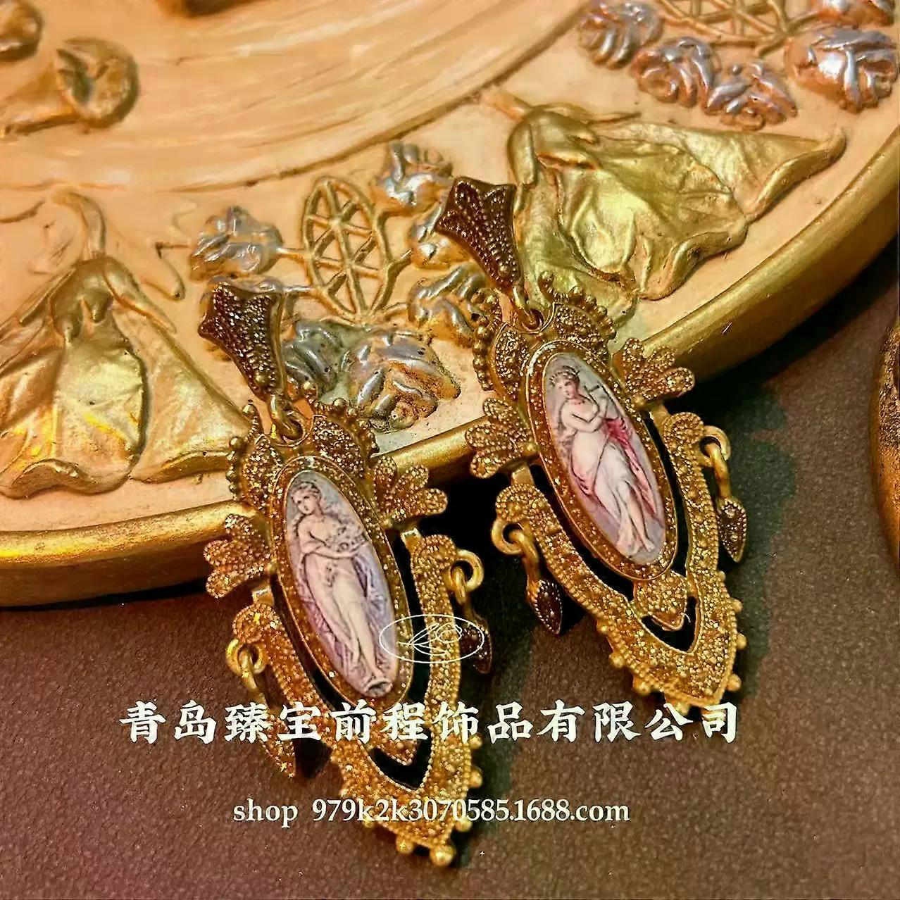 Fashion Stud Earrings Medieval Pattern Design Earrings