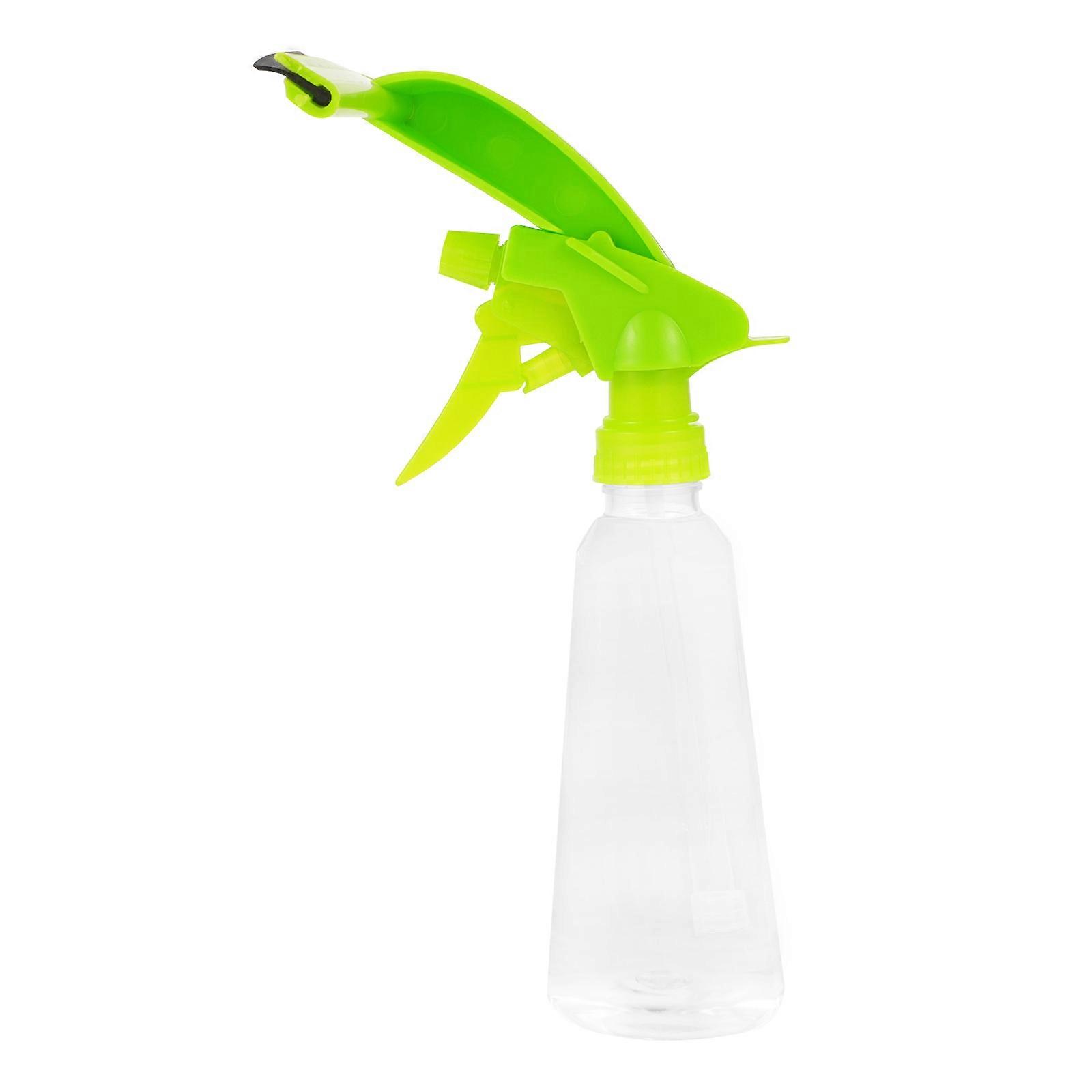 -Free Window Wiper with Integrated Sprayer for Maintenance