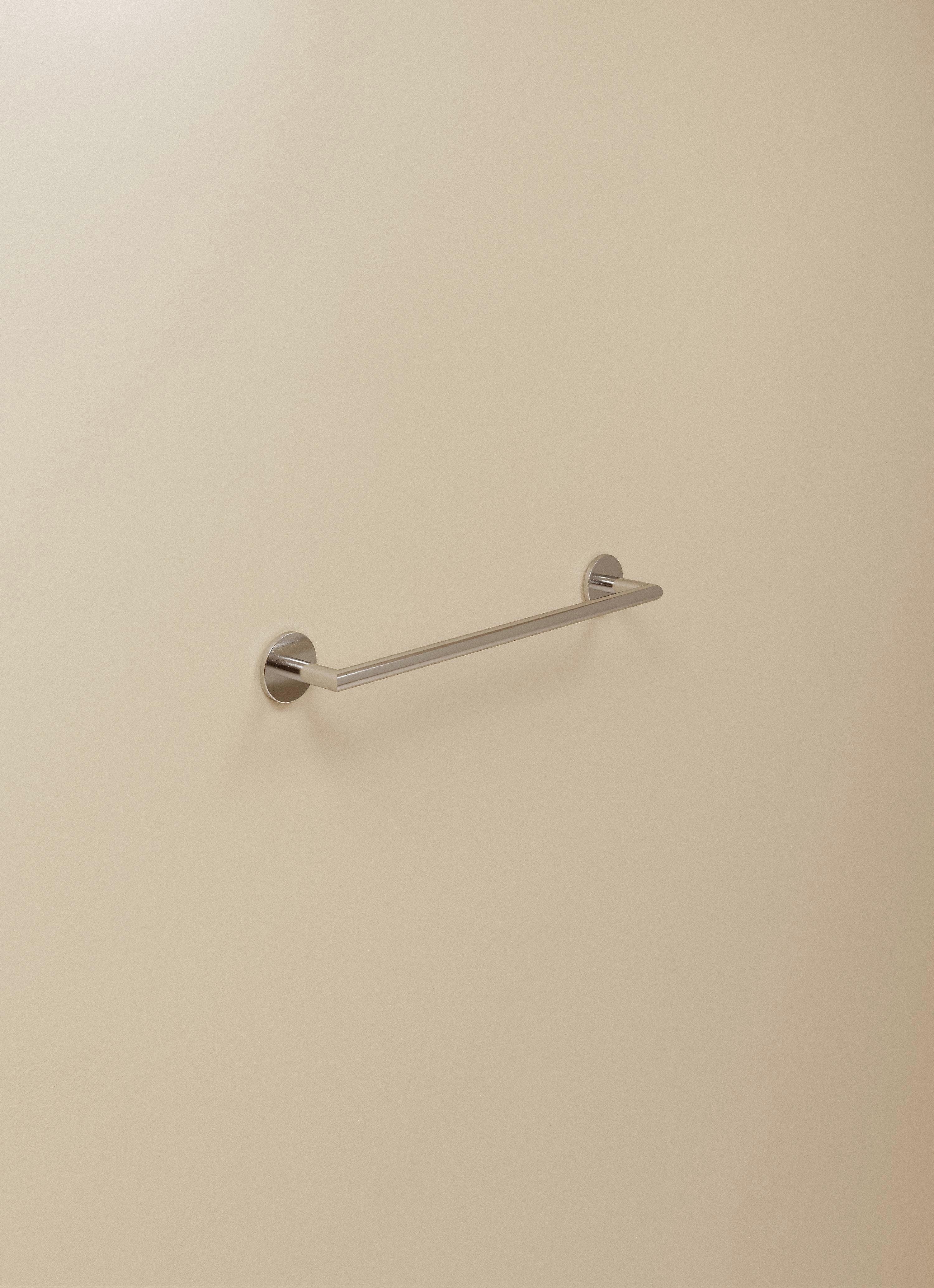 COSMIC Towel Rail, Self-Adhesive, Polished Chrome, 45,5 cm. Collection Duo Round