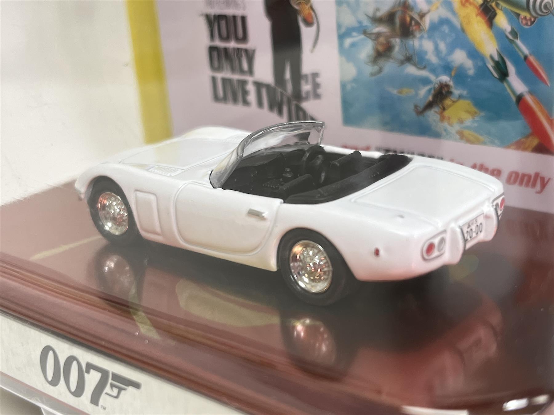 James Bond 007 1967 Toyota 2000 GT 1:64 Scale Johnny Lightning JLDR017 ...
