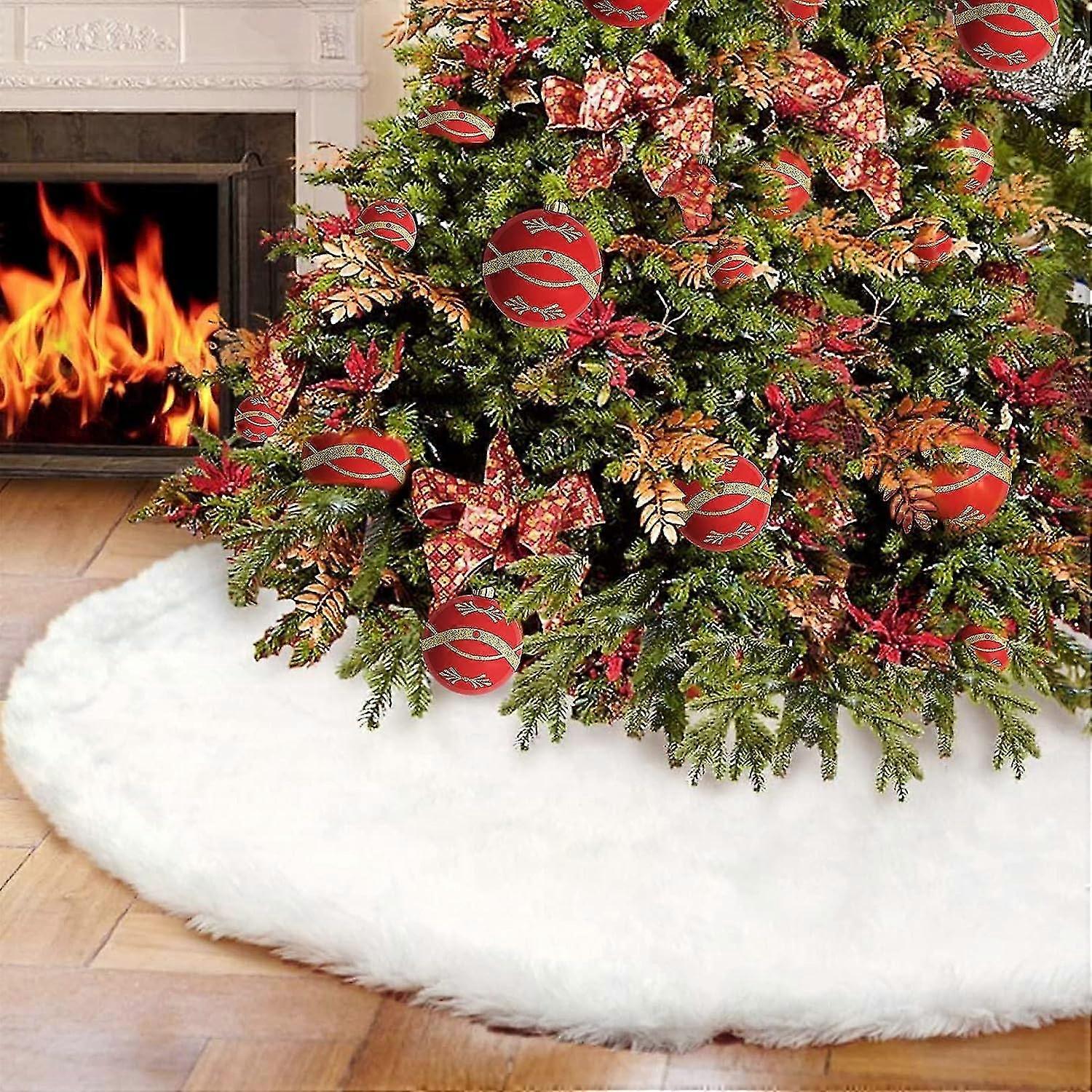 Luxurious White Christmas Tree Skirt