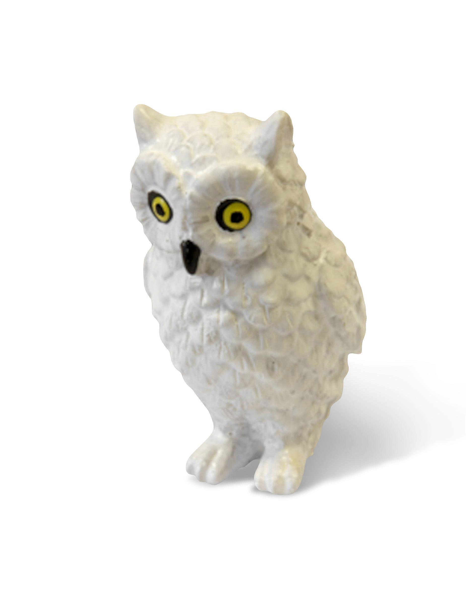 Small white resin owl 7.5 x 4.5 cm