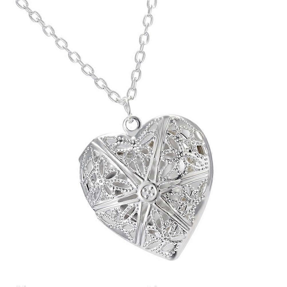 Chic Heart Shape Photo Frame Necklace in Silver Alloy for Decor with Durable Wear 0.8 inch
