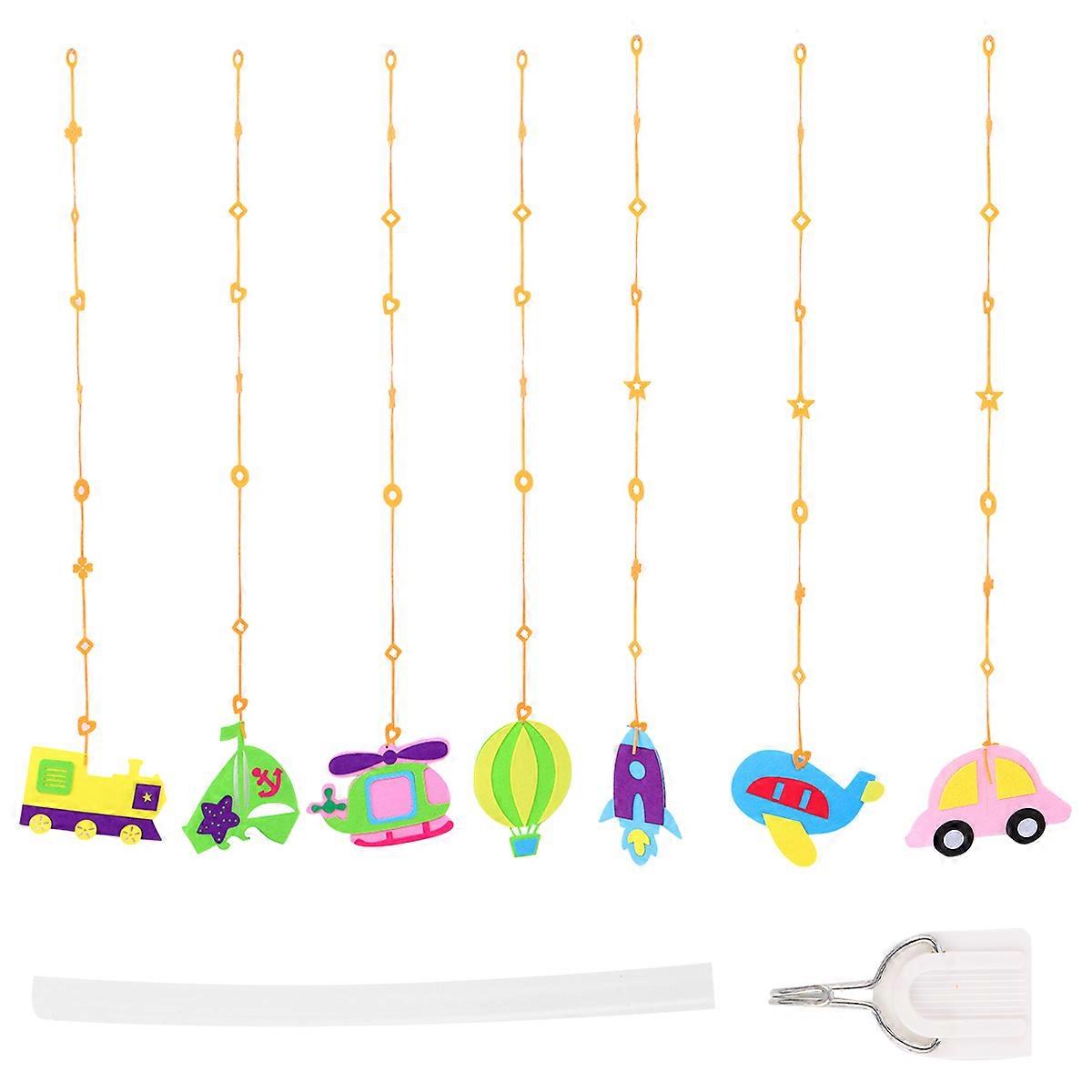 7個の幼稚園車用吊り下げペンダントセット、教室の天井、壁、ドア、または窓用のさまざまな色のフェルト装飾–クリエイティブカーをテーマにした