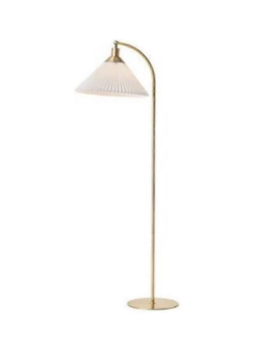 Standing tall Nordicstyle floor lamp, retro pleated living room lamp, floorstanding lamp