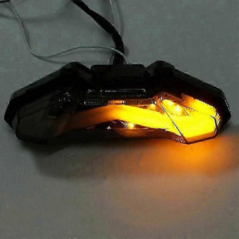 Zintegrowane tylne światło LED z kierunkowskazami hamowania i kierunkowskazów do pasujących modeli MT-10, FZ-10, MT09, Tracer 900/GT 2016