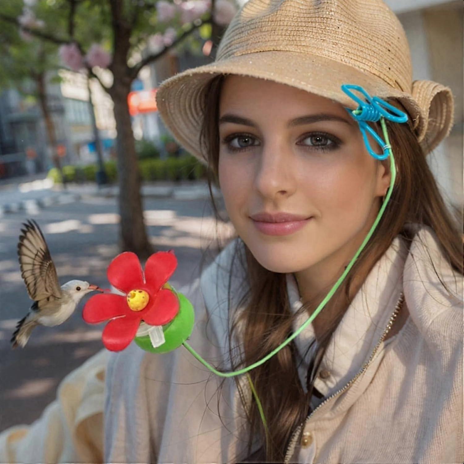 Hat Hummingbird Feeder, Mini Hummingbird Feeder with Random Color Clip, Easy to Clean and Refill Plastic Humming Bird Feeder 10ml