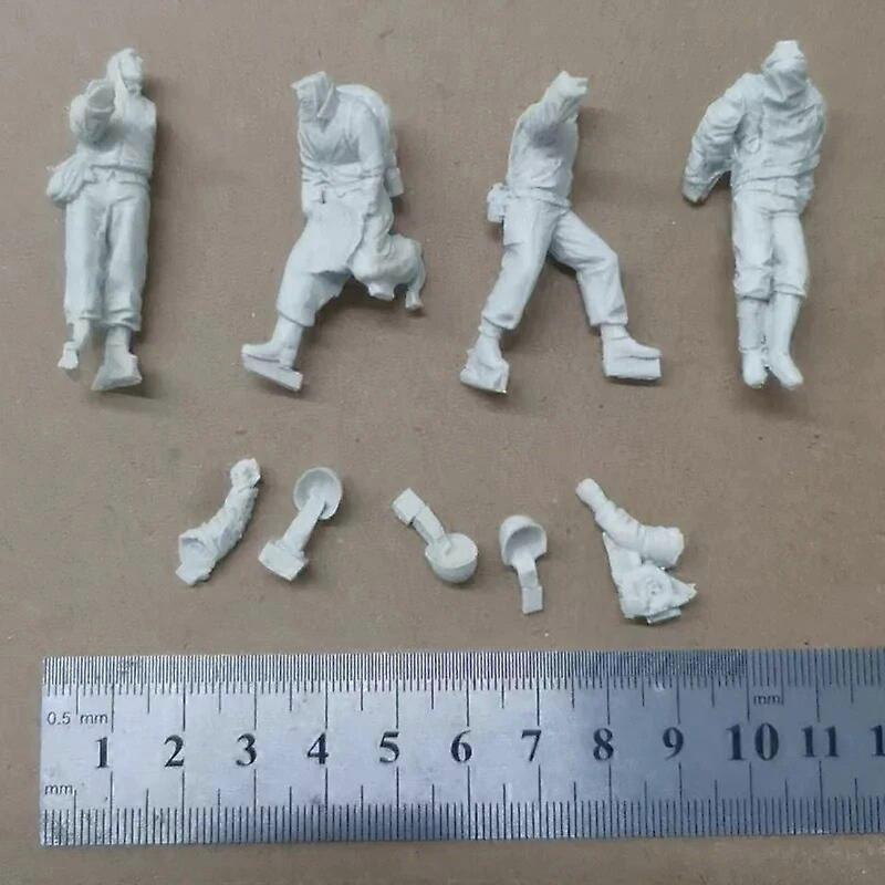 1/35 Scale Farewell Hero 4 People Resin Figures Unassembled and Unpainted Model Kit Toys