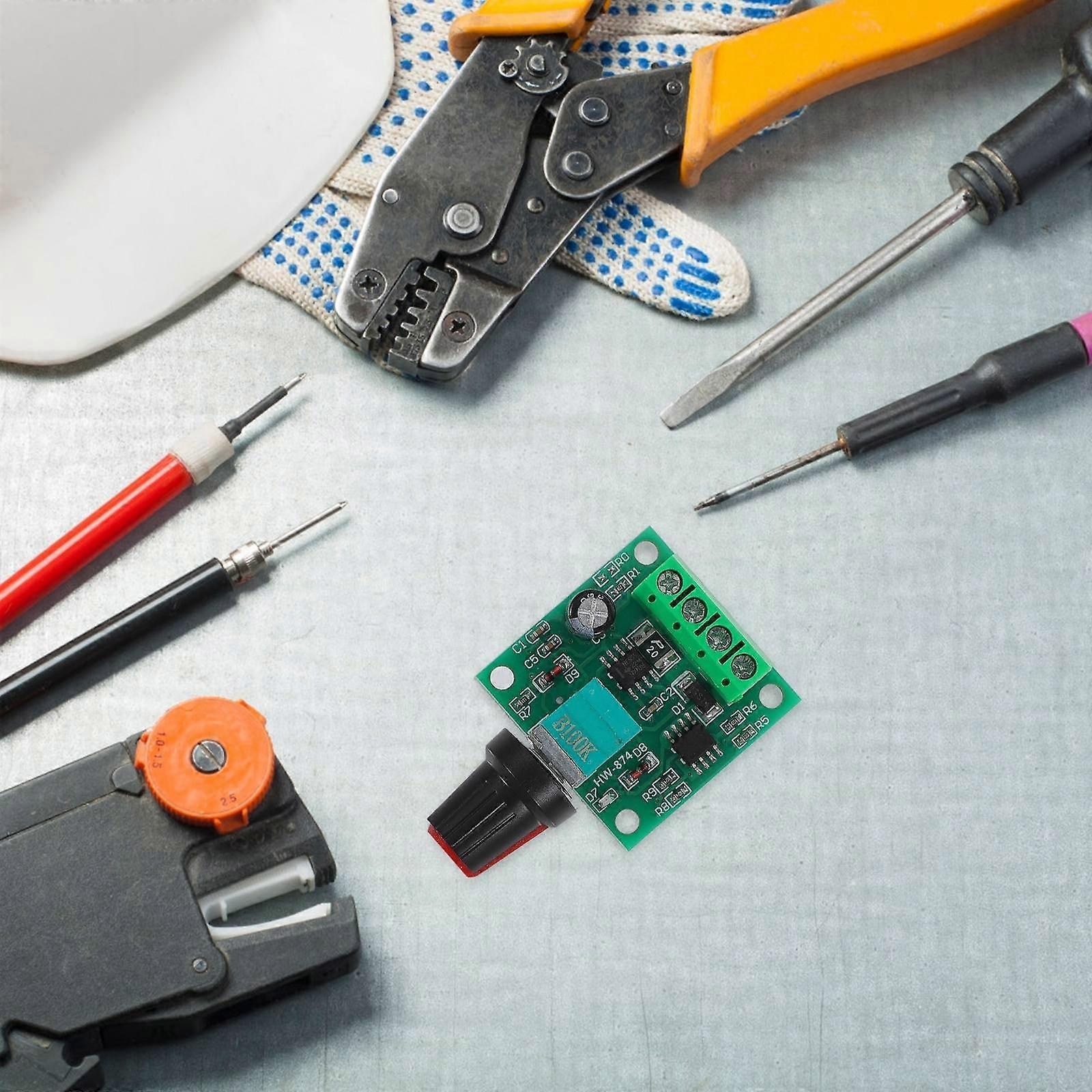 Adjustable Dc Motor Speed Controller with Low Voltage Regulator for Speed Controlling