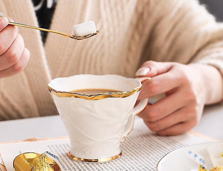 コーヒーティーカップ英国ティーセットヨーロピアンボーンチャイナコーヒーカップ家庭用セラミックリビングルームカップ