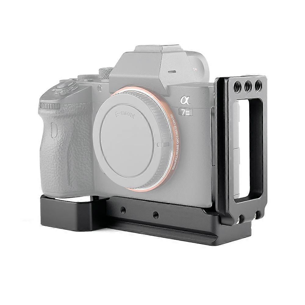 YELANGU CL6 YLG0712A Vertical Shoot Quick Release L Plate Bracket Base Holder for Sony A9 (ILCE-9) / A7 III/ A7R III(Black)