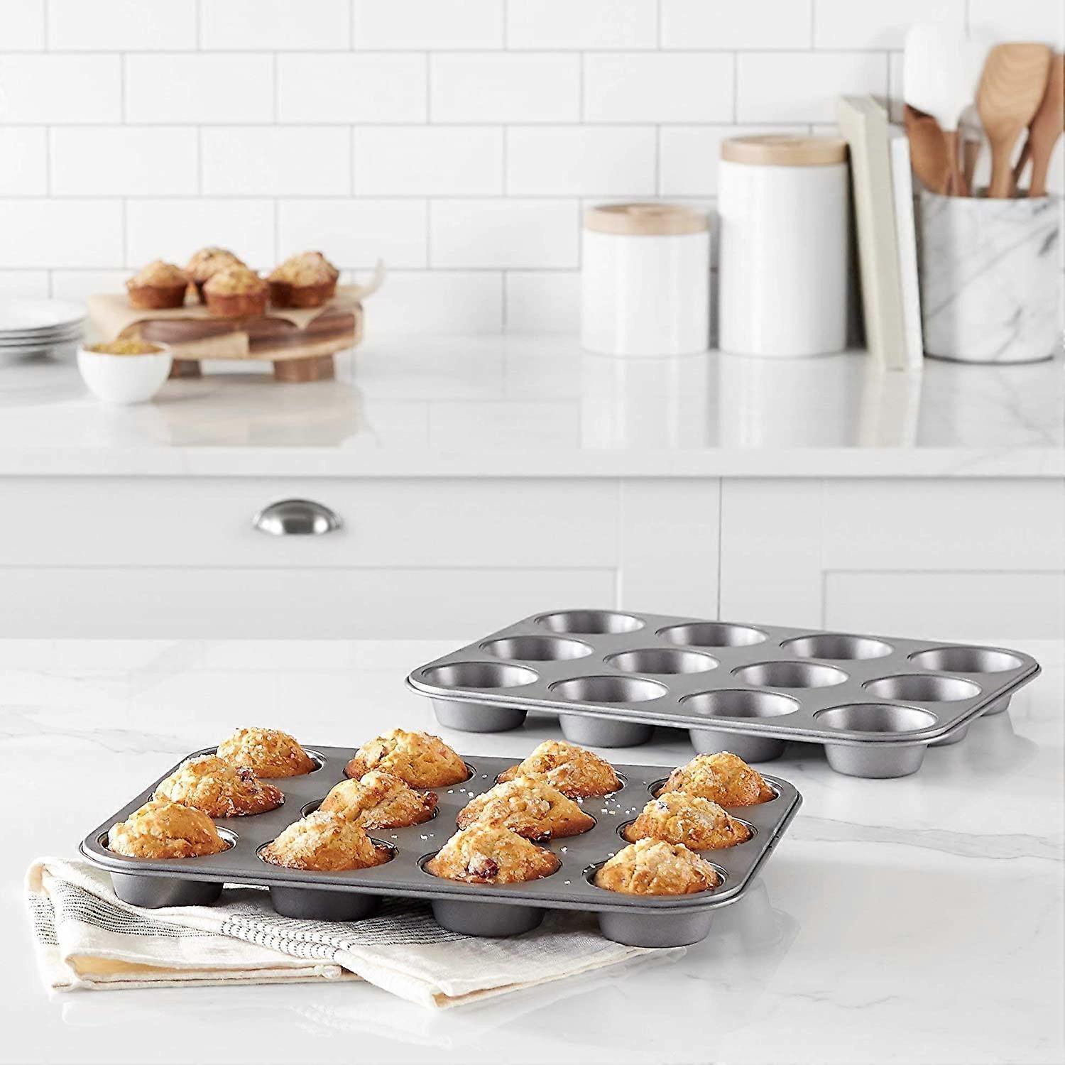 Set of 2 non-stick carbon steel muffin pans