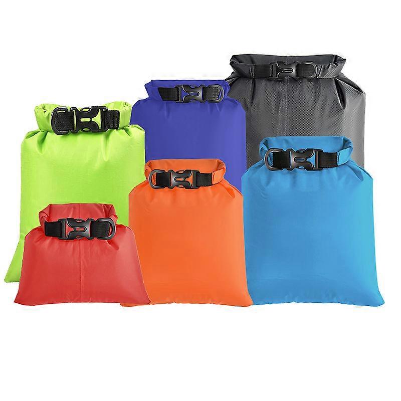 Set of six waterproof bags (random color)