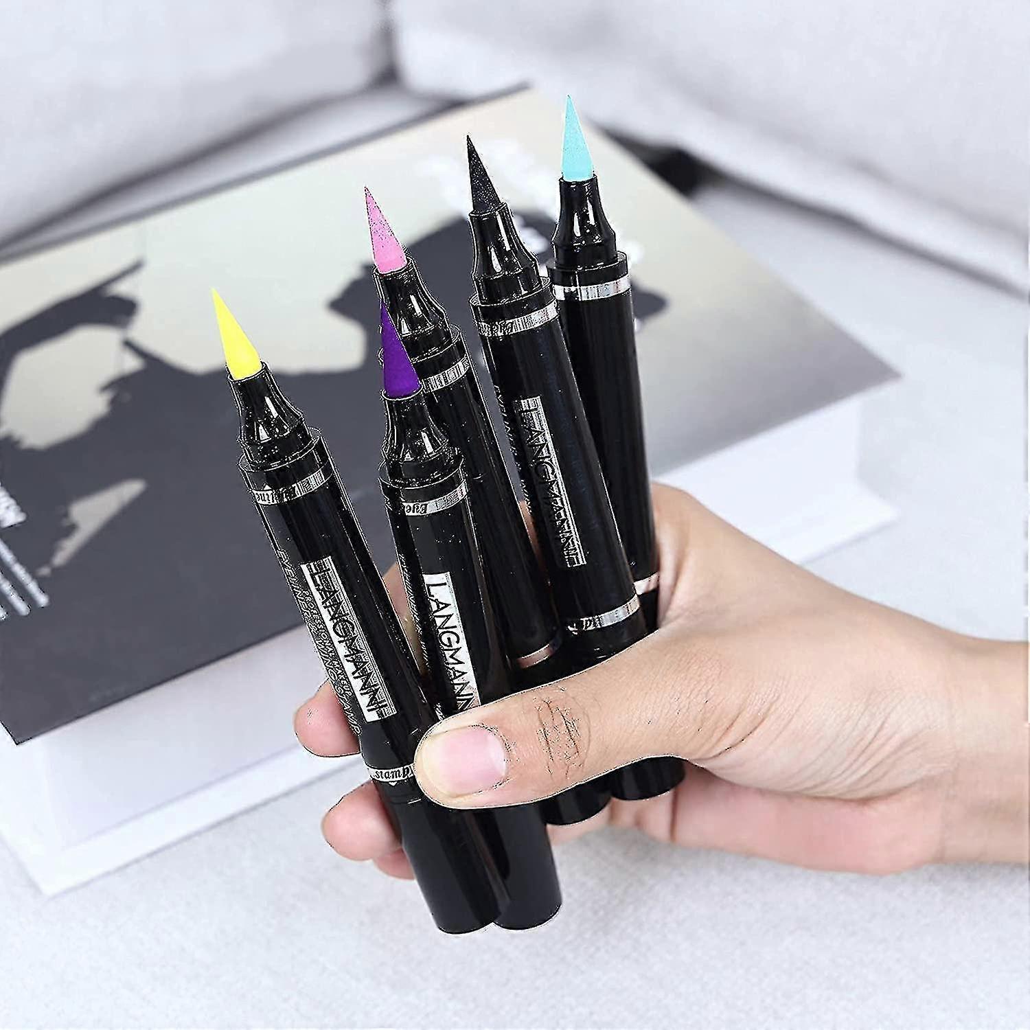 Lottie London Eyeliner con timbro a cuore | Urban Outfitters IT