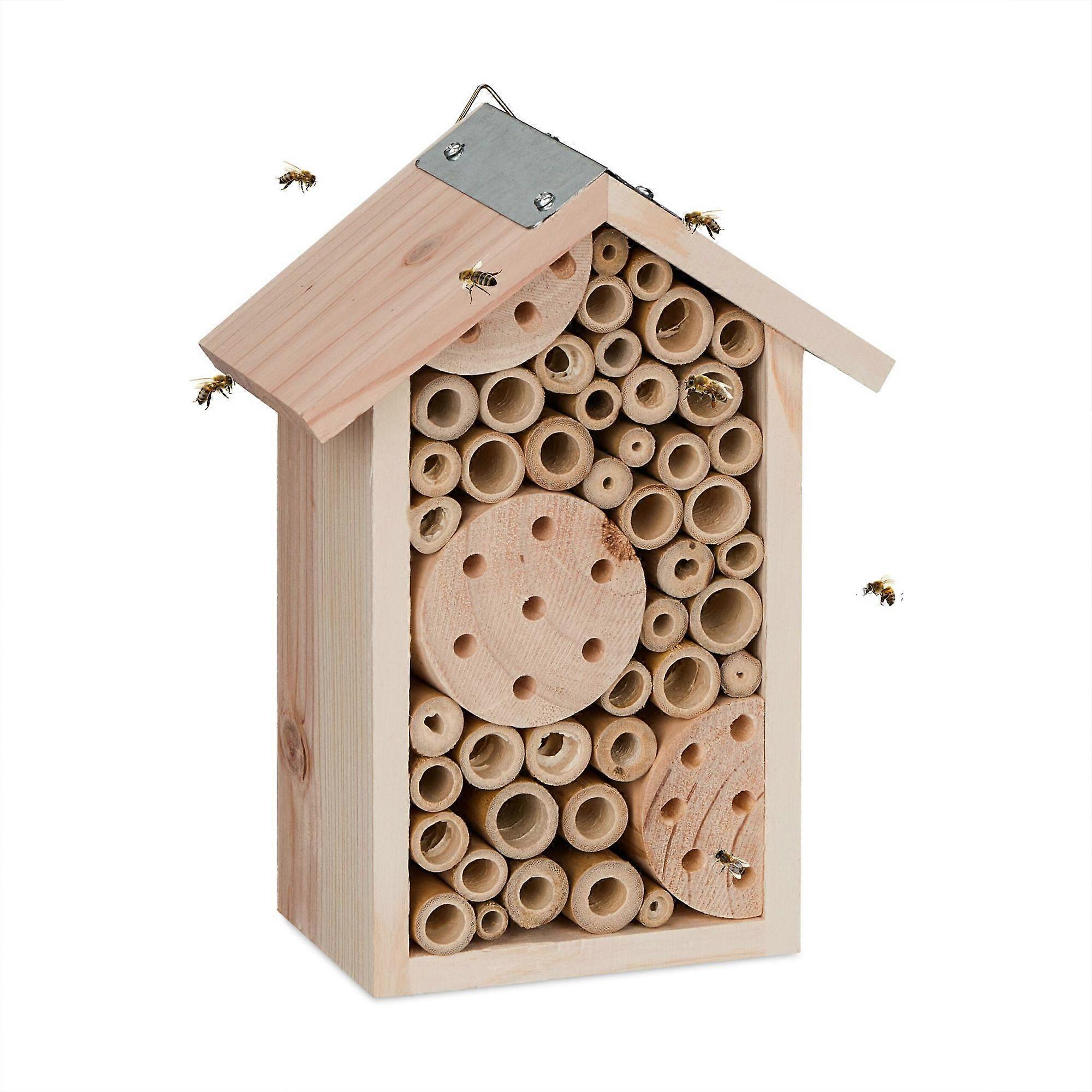 Bienenhotel mit Bambusröhren
