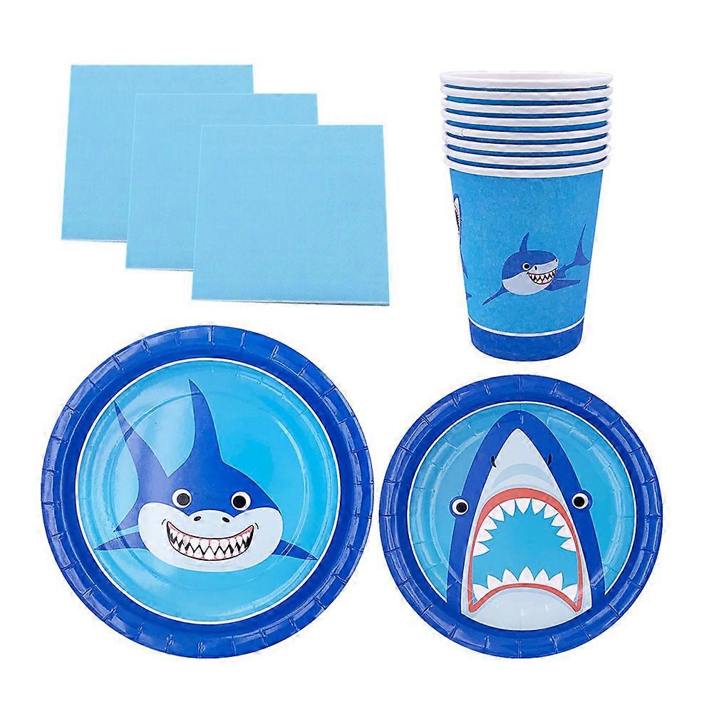 Ensemble de 40 articles de fête à motif requin, idéal pour les fêtes d'enfants. Comprend 8 figurines de 7 et 9 pouces.