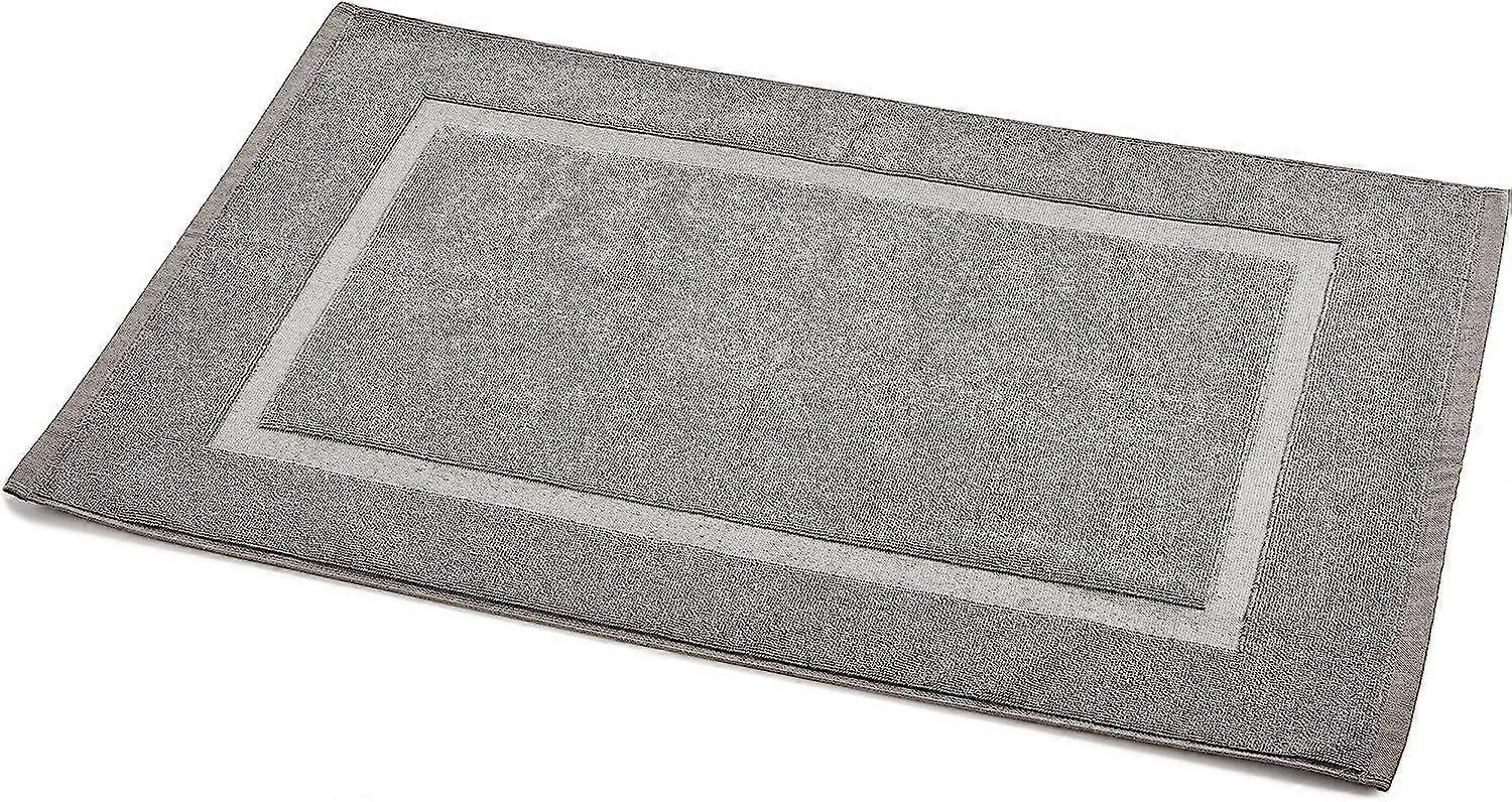 Gray braided bath mat