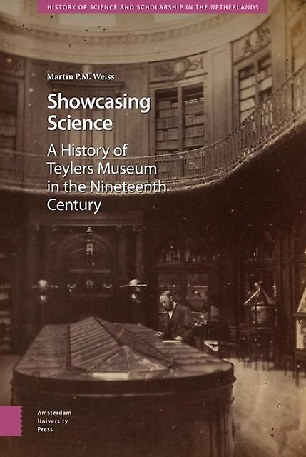 Showcasing Science by Martin Weiss Hardback Book
