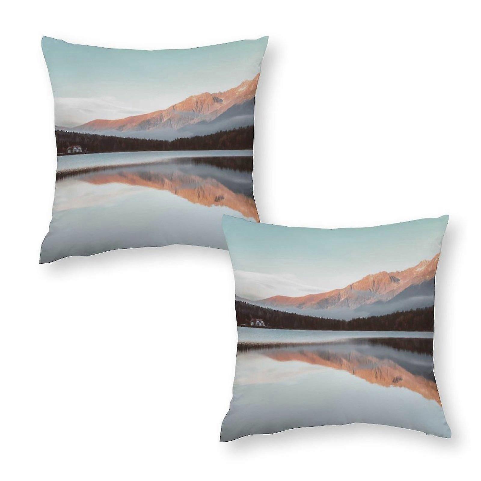 Corp de apă lângă munte pernă Acoperă Set de 2