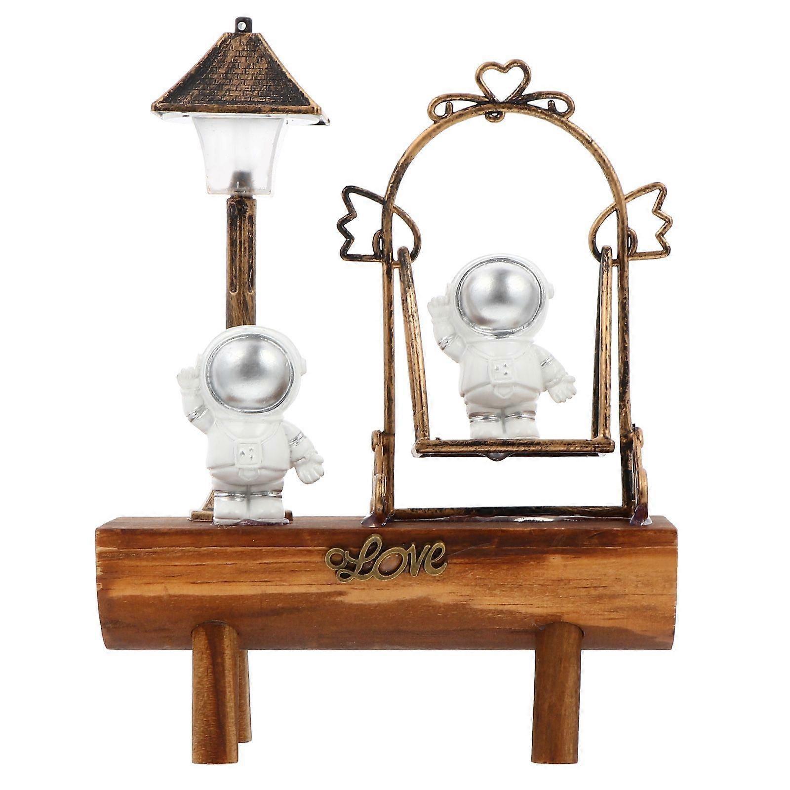 Retro Spaceman Light Spaceman Desktop Lamp Creative Tabletop Lamp for Home