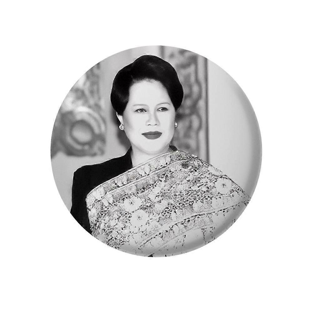 Brooch in Memory of Queen Sirikit Long-lasting Durability Craftsmanship