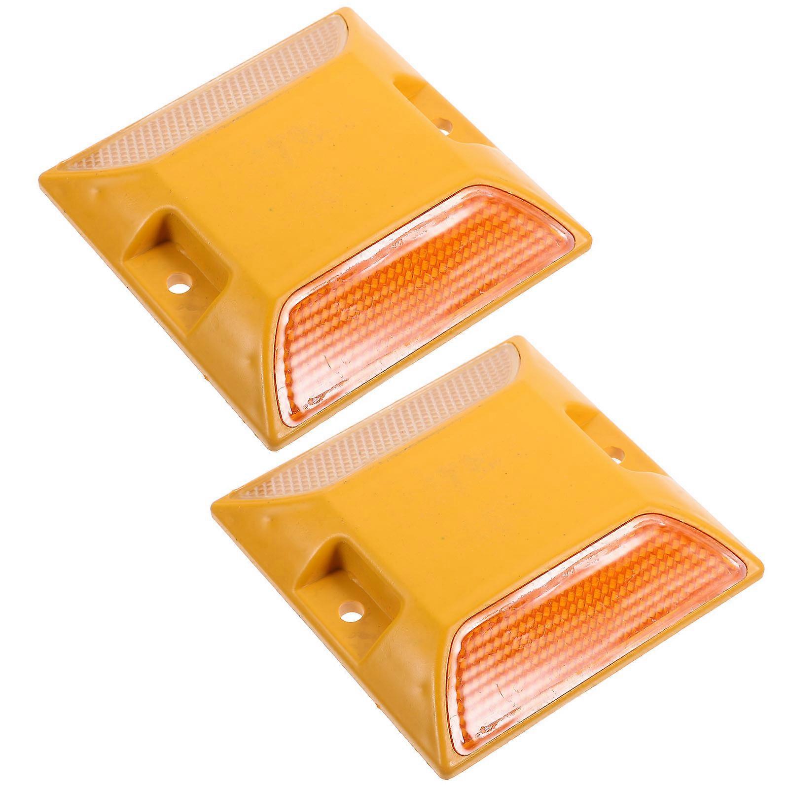 Road Reflectors 2Pcs Warn Against Deceleration for Low Visibility Conditions Assorted Color Plastic Improves Safety