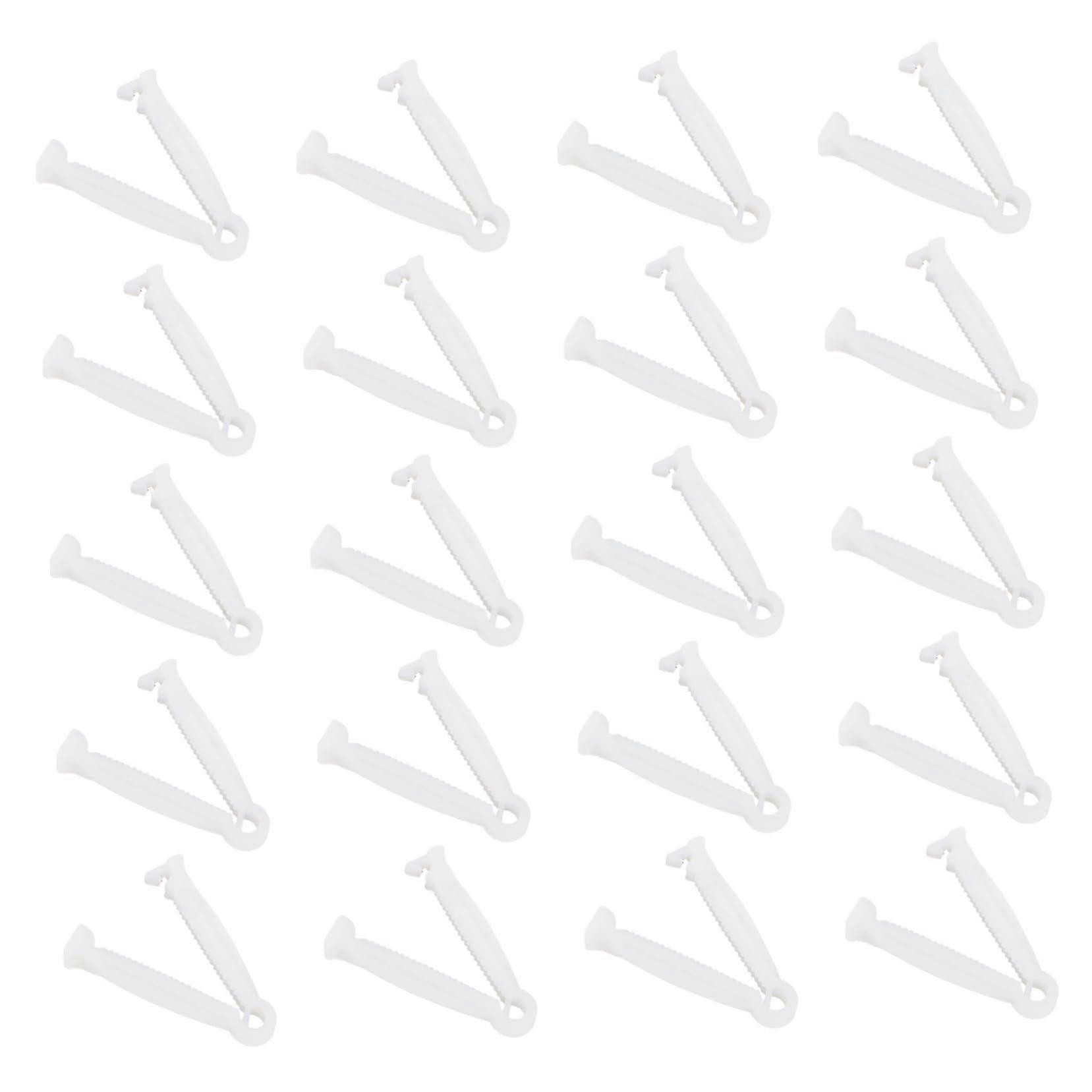 100 Portable Umbilical Cord Clamps for Small Animals, Safe Clips for Piglets and Lambs to Prevent Bleeding, 100 Count