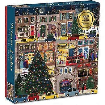 Quebra-cabeça de Natal Luzes de Inverno em Folha Metalizada, 500 peças, 50 x 50 cm. Quebra-cabeça natalino com uma cena festiva da cidade, por Joy Laforme. Peças grossas e resistentes. Desafiador.