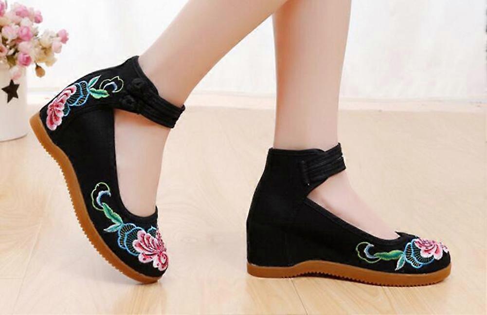 Chaussures de style ancien, chaussures Hanfu pour femmes, chaussures brodées quatre saisons, nouvelle élévation pour femmes 2017, version coréenne polyvalente à talons hauts des Chines