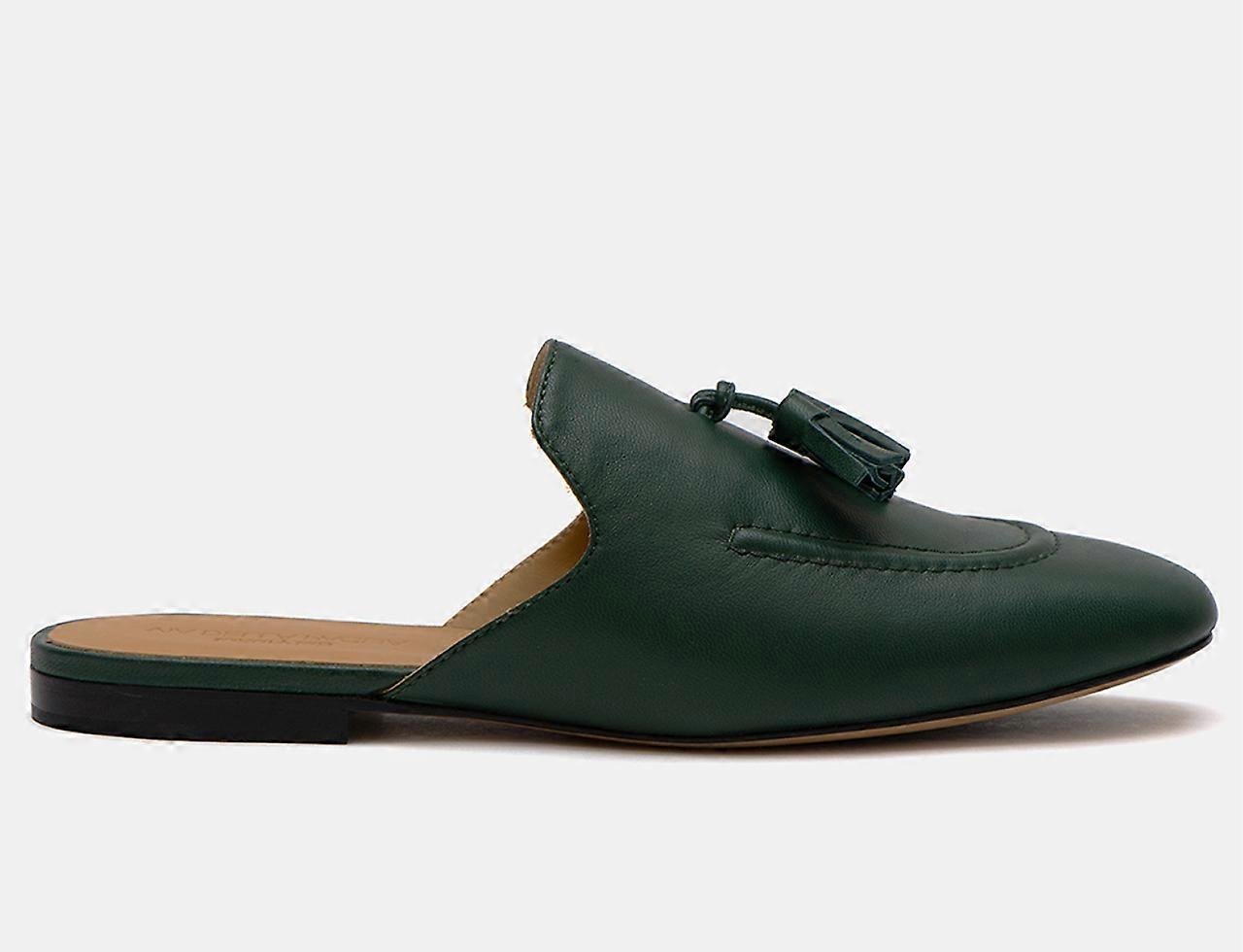 Via Della Paglia – Madison Women's Slipper in Nappa Leather with Tassel Detail