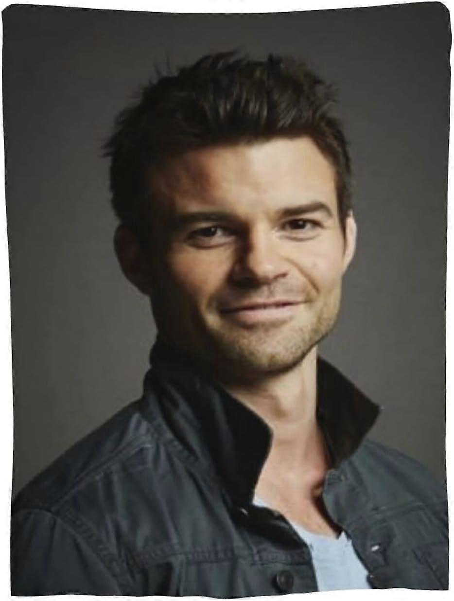 Daniel Gillies Filt Flanell Lätta Fleecefiltar Sängkläder för Säng Soffa Soffa Dekor Svart MR-383