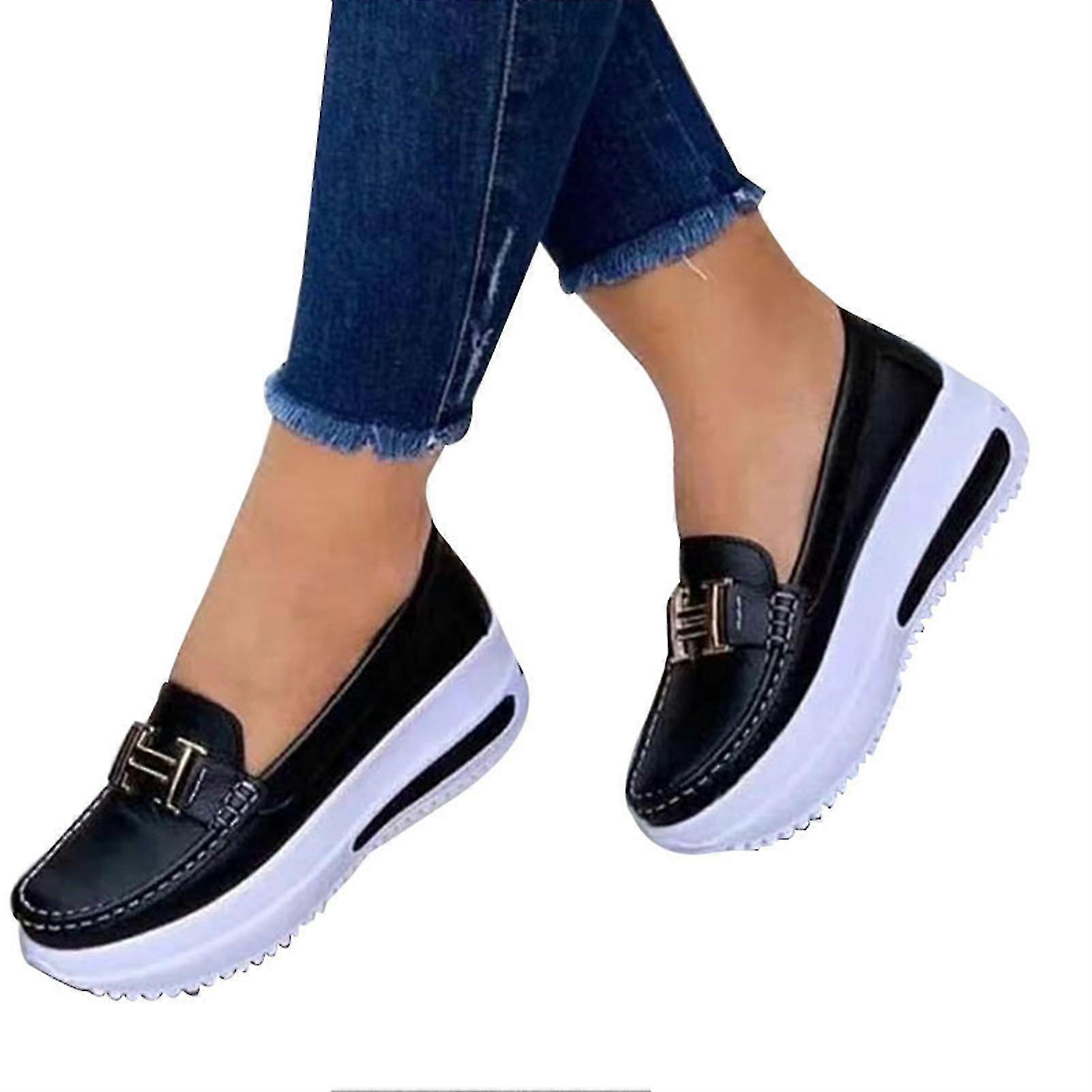 Retro style women's flat bottomed casual shoes with lightweight and comfortable walking design