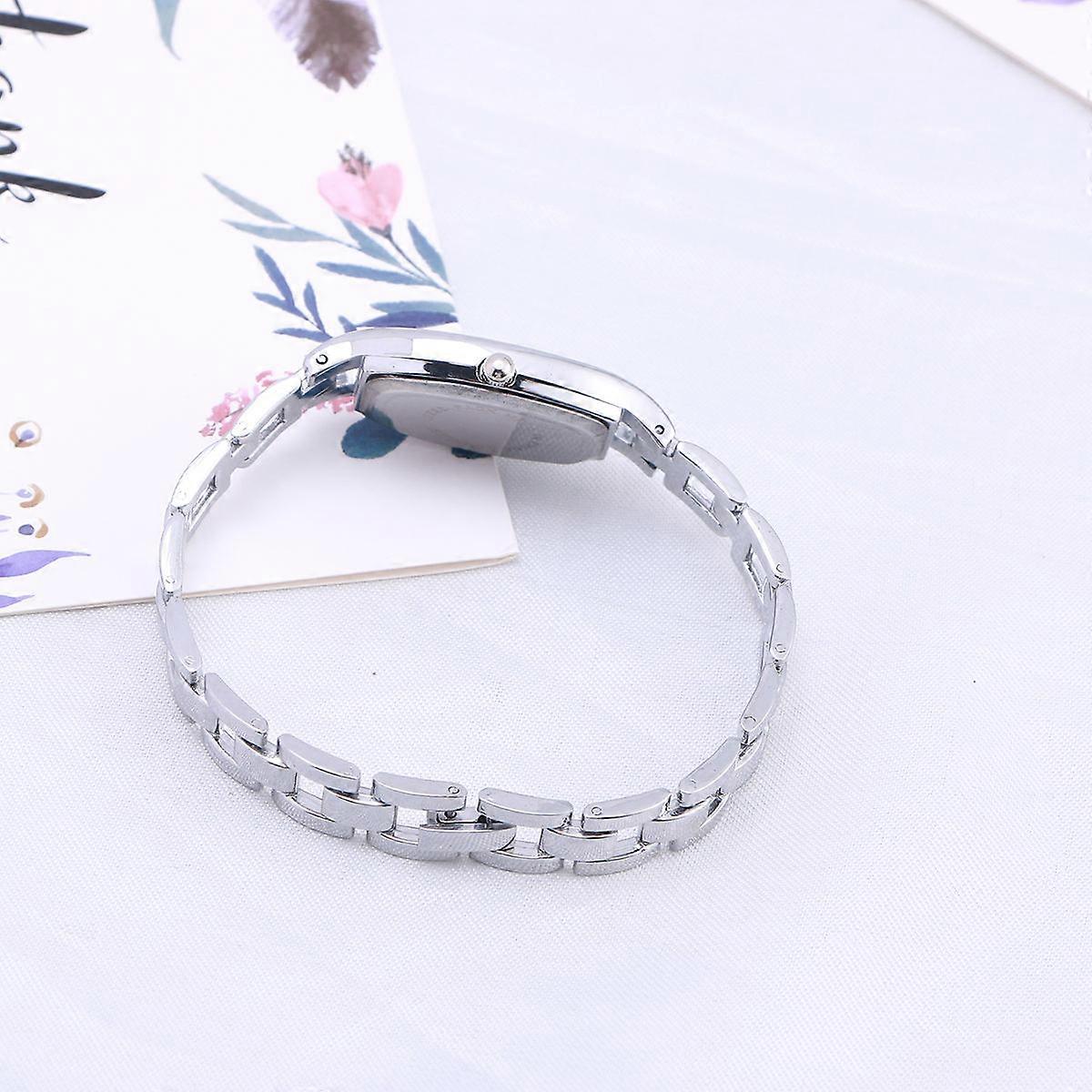 Quartz Watch Noble Simple Watch for Timekeeping Silver Elegant Design