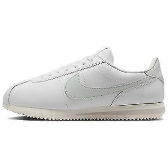 Tênis Nike Cortez de couro Summit branco e prata claro feminino DN1791-106