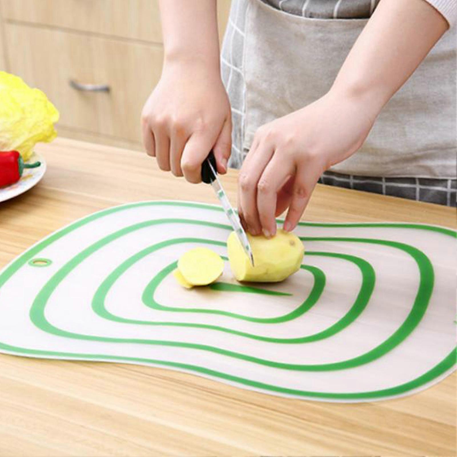 Frosted Transparent Thin Plastic Cutting Board 60g Slip-Resistant