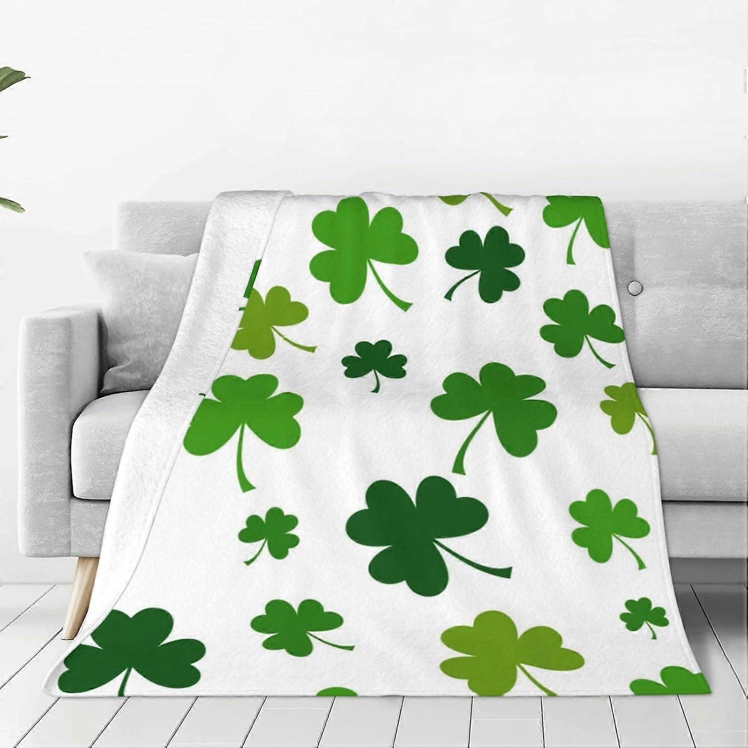 St Patrick Throw Blanket Shamrock Green Leaves Coach Blankets Green Lucky Clover Lightweight Cozy Soft Flannel Bed Blanket for Living Room Couch Chair