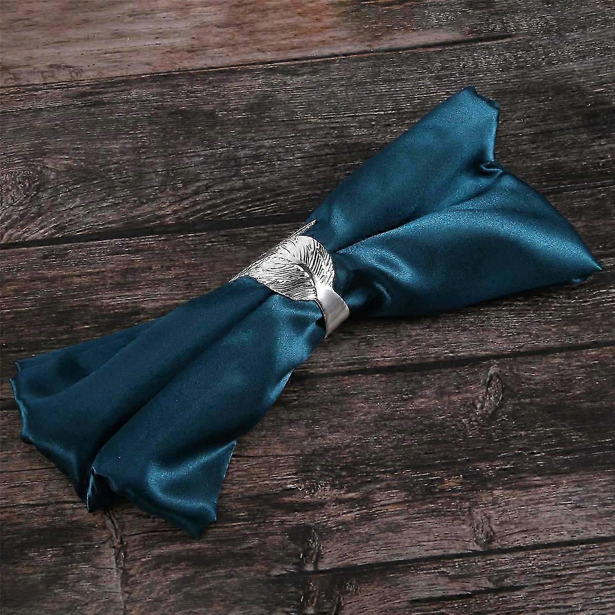 Set of 6 Metal Leaf Napkin Rings for Holiday Table Setting in Silver